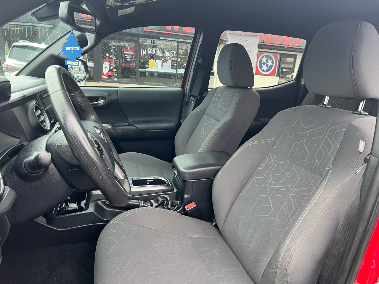 Used Car 2018 Toyota Tacoma  Sr Double Cab 5' Bed V6 4x4 At (natl) For Sale Under $30,000 In Dickson, Tennessee