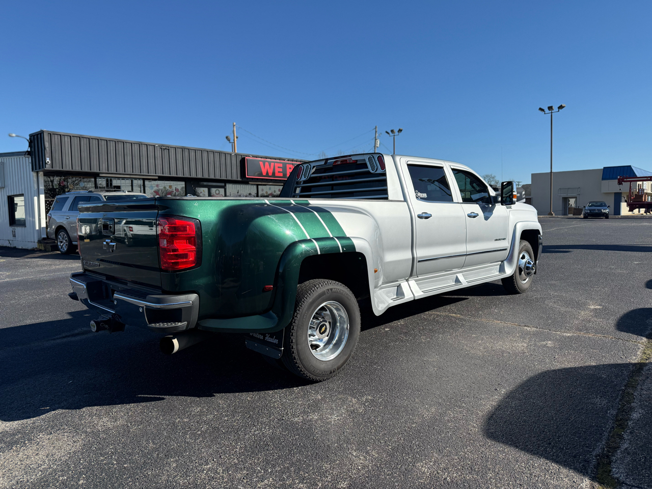 Chevrolet Silverado 3500HD 2WD Crew Cab 167.7" LTZ 2017