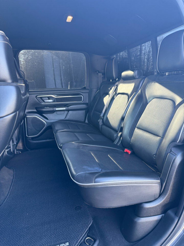 RAM 1500 Laramie 4x4 Crew Cab 5'7" Box 2019