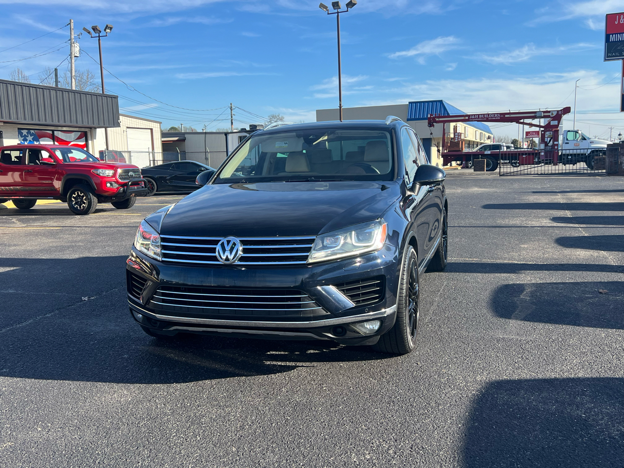 Volkswagen Touareg 4dr V6 Sport w/Technology 2016