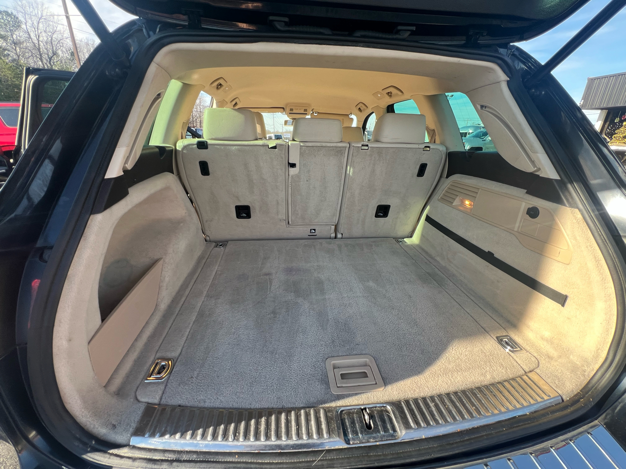 Volkswagen Touareg 4dr V6 Sport w/Technology 2016