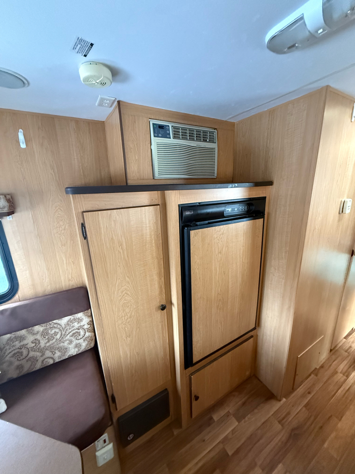 Used Car 2012 Kz Recreational Vehicles Escape  E19 For Sale Under $10,000 In Dickson, Tennessee