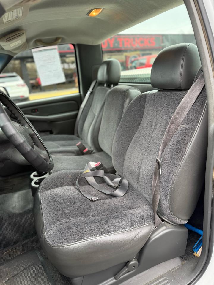 Chevrolet Silverado 1500 Reg Cab 133.0" WB Work Truck 2003