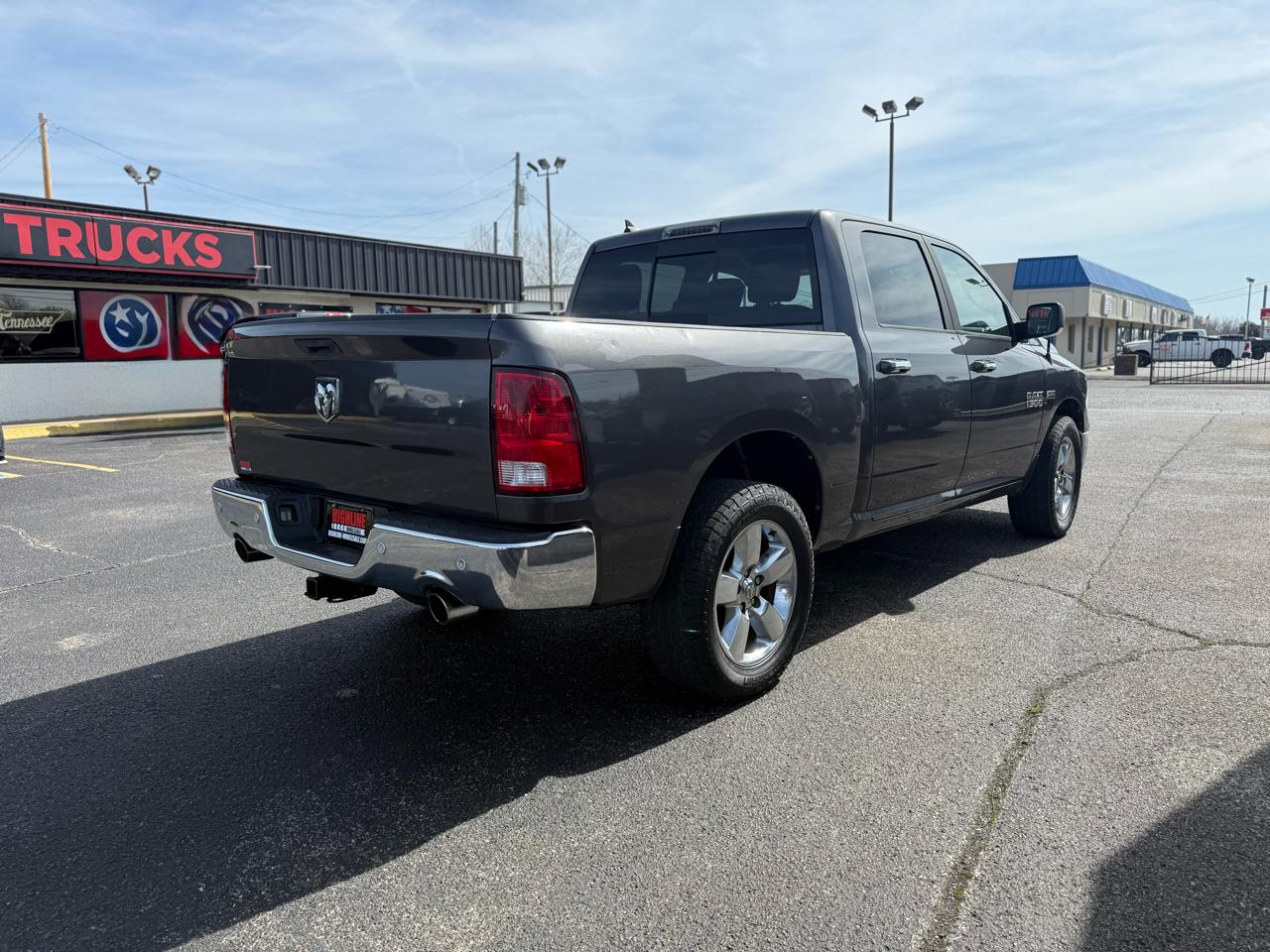 RAM 1500 4WD Crew Cab 140.5" Lone Star 2016