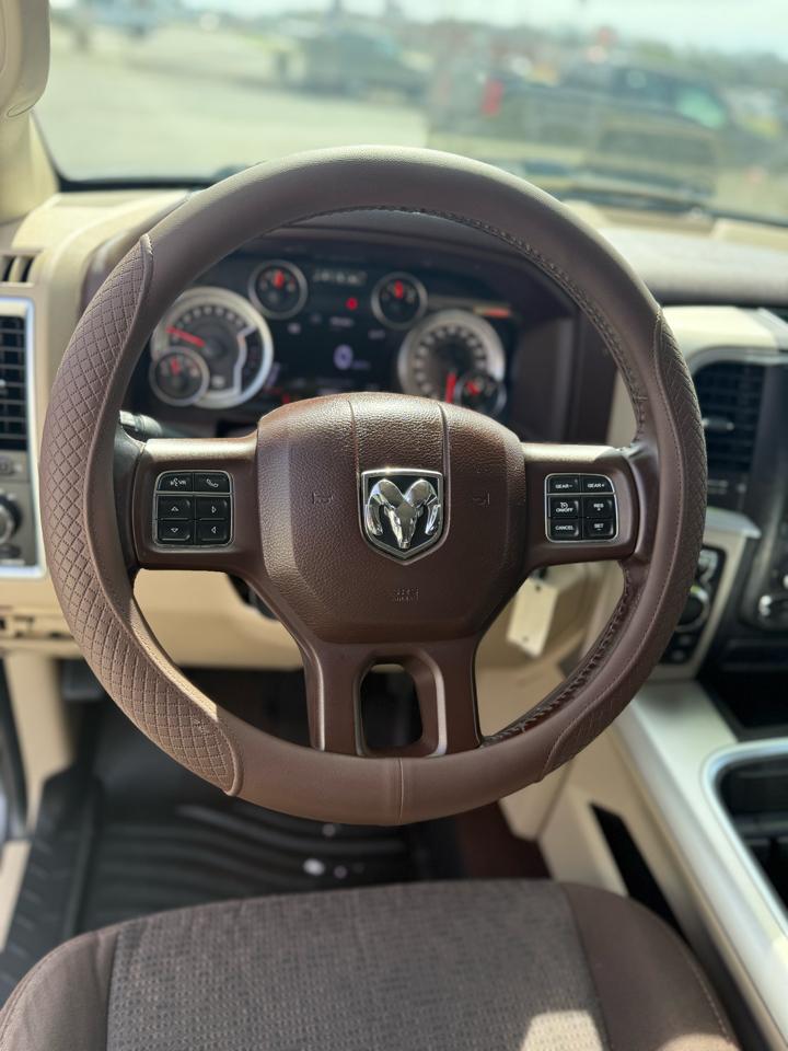 RAM 1500 4WD Crew Cab 140.5" Lone Star 2016