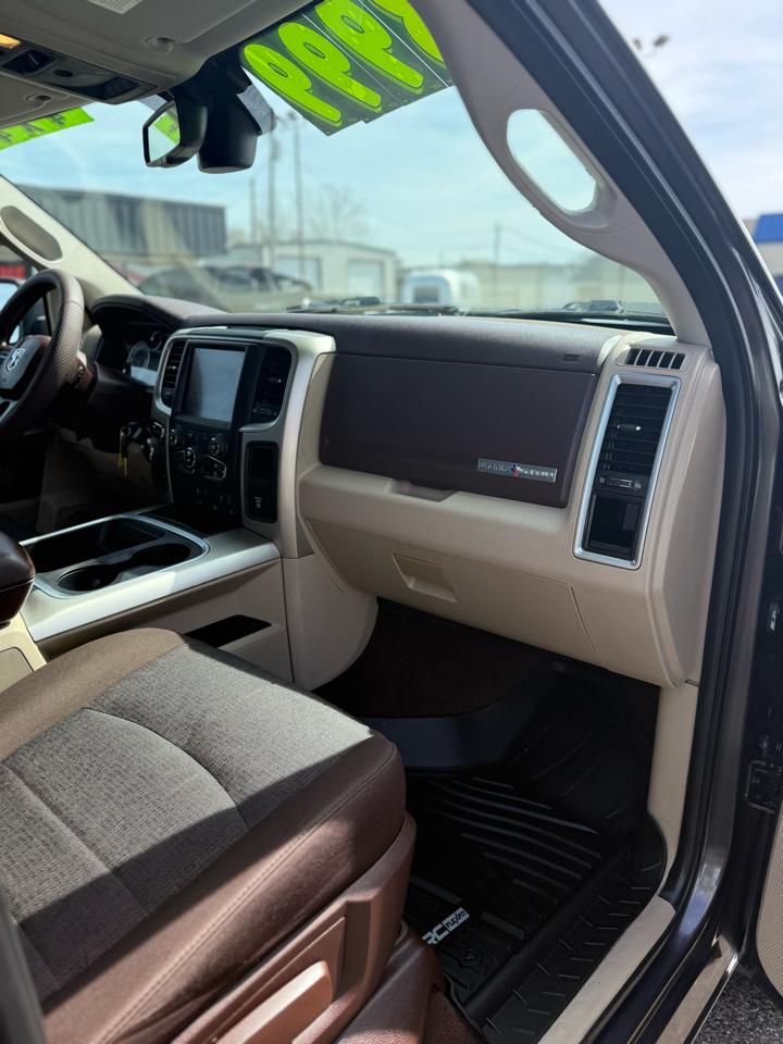 RAM 1500 4WD Crew Cab 140.5" Lone Star 2016