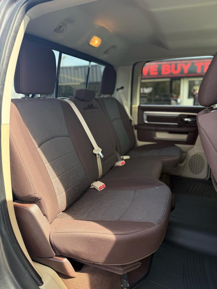 RAM 1500 4WD Crew Cab 140.5" Lone Star 2016