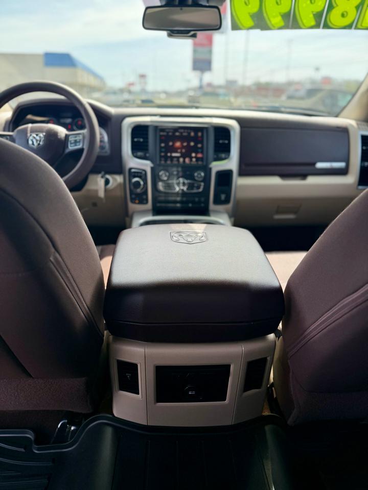 RAM 1500 4WD Crew Cab 140.5" Lone Star 2016