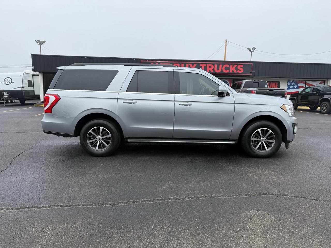 Used Car 2021 Ford Expedition Max  Xlt 4x4 For Sale Under $30,000 In Dickson, Tennessee