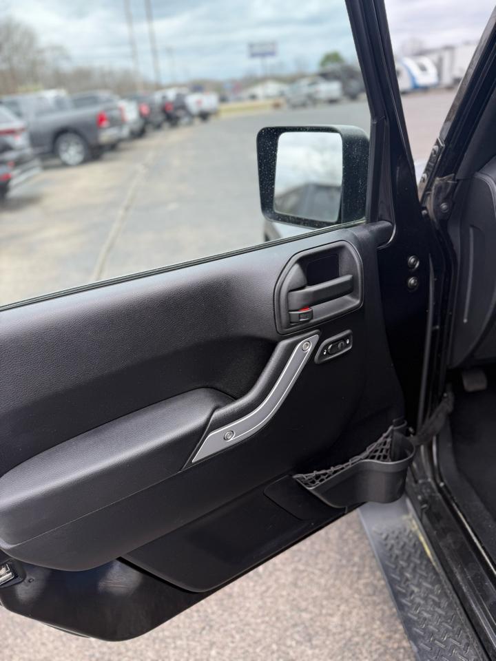 Used Car 2012 Jeep Wrangler  4wd 2dr Sahara For Sale Under $15,000 In Dickson, Tennessee