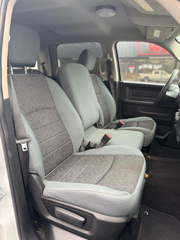 Used Car 2013 Ram 1500  4wd Crew Cab 140.5