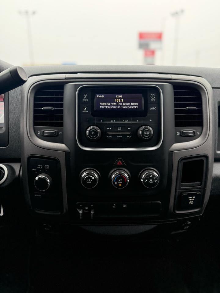 Used Car 2013 Ram 1500  4wd Crew Cab 140.5