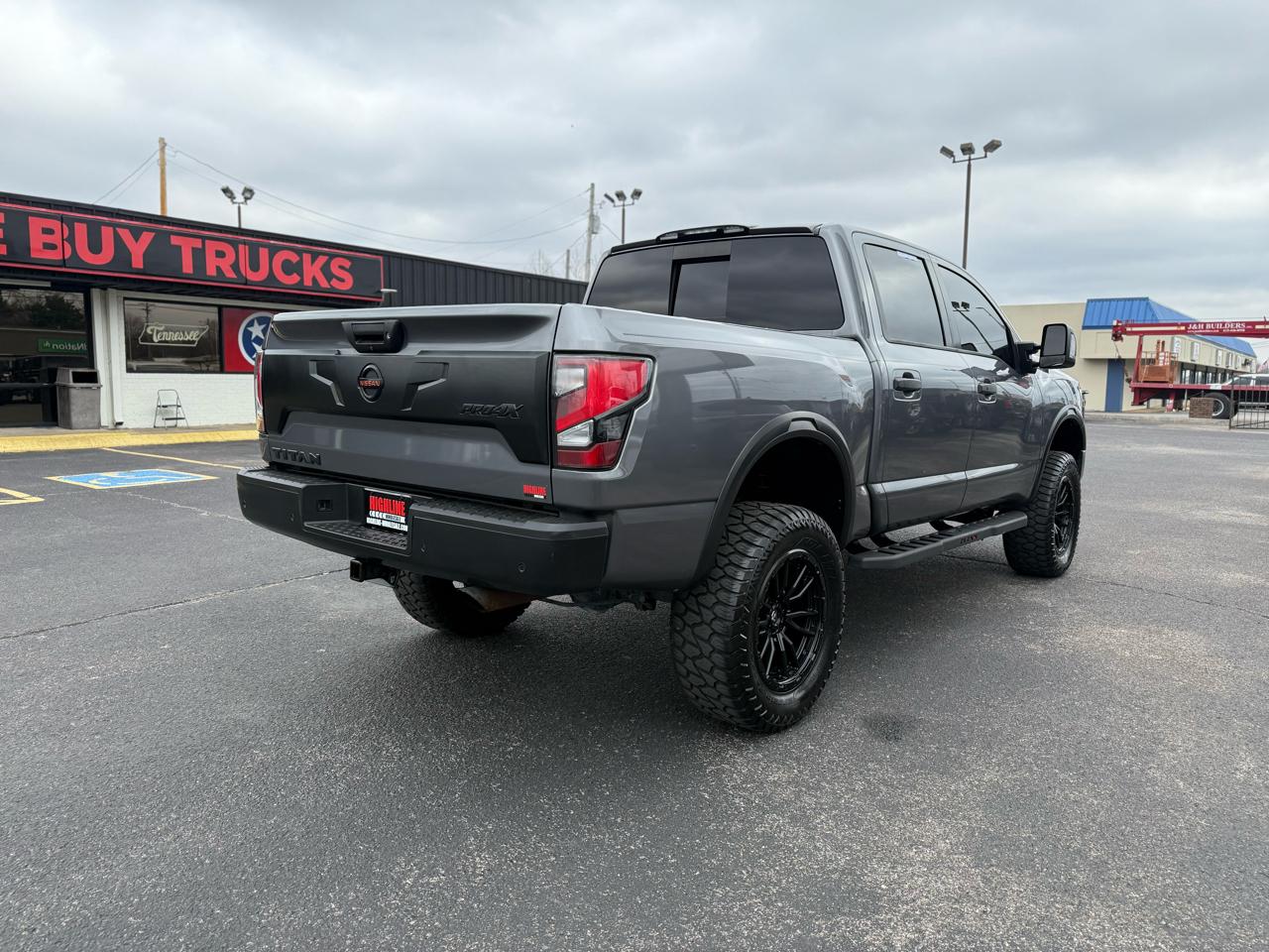 Nissan Titan 4x4 Crew Cab PRO-4X 2021