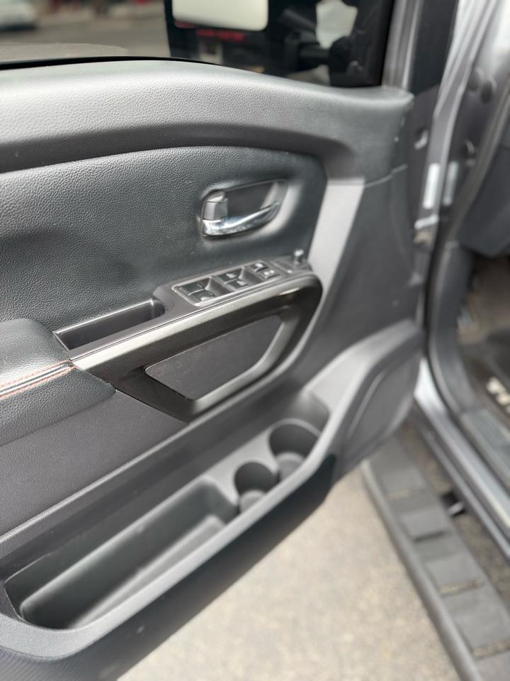 Nissan Titan 4x4 Crew Cab PRO-4X 2021