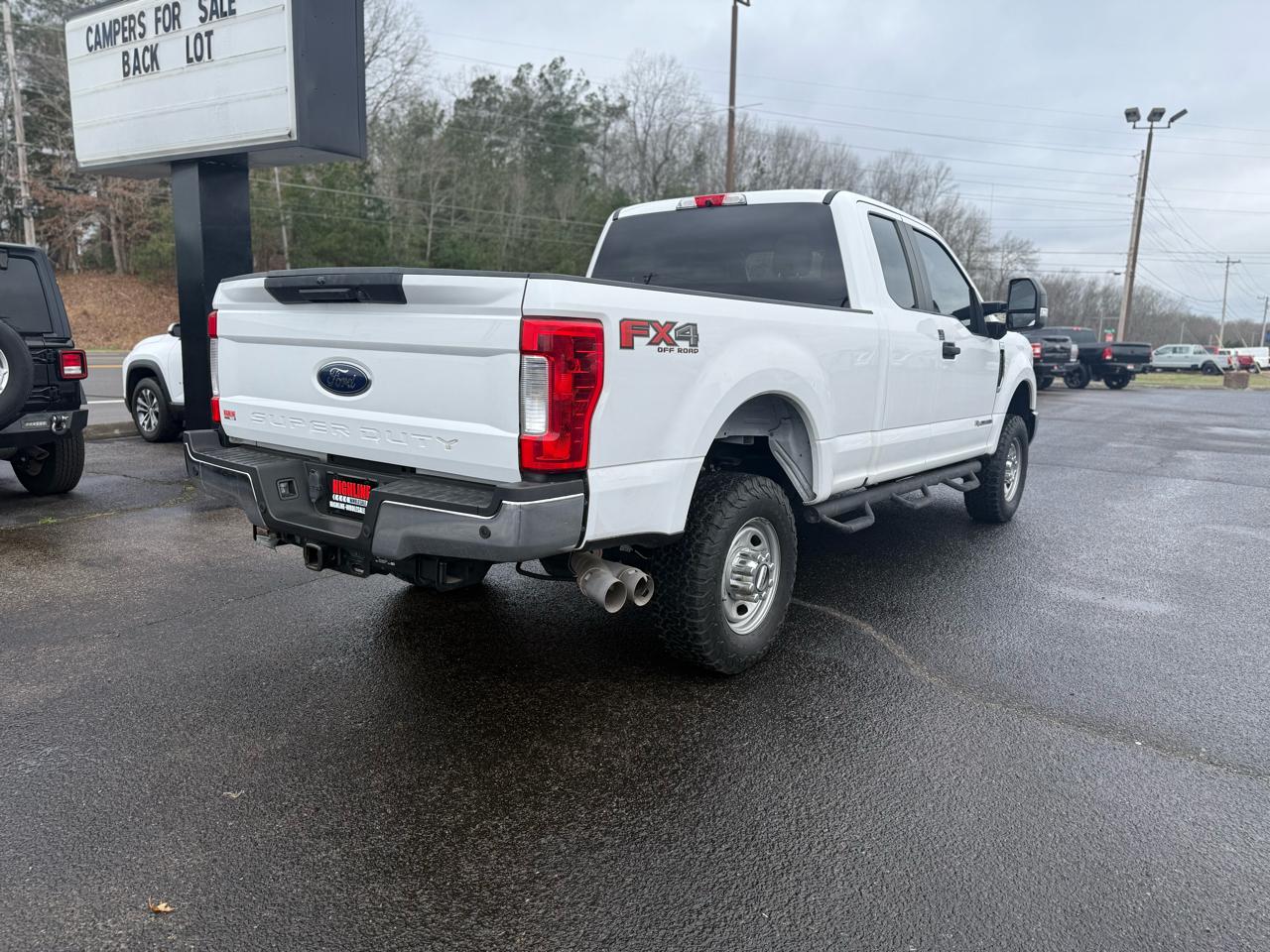 Ford Super Duty F-350 SRW Lariat 4WD SuperCab 8' Box 2017