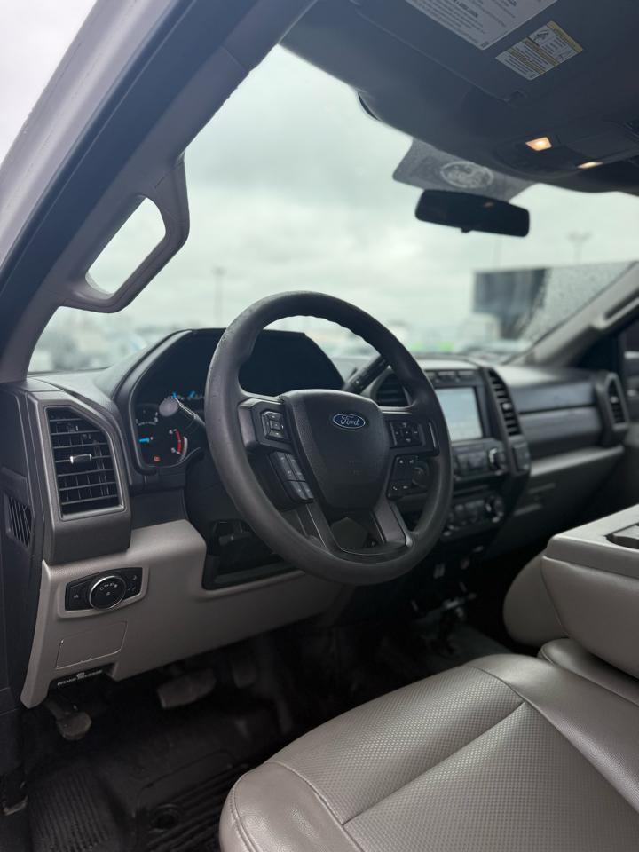 Ford Super Duty F-350 SRW Lariat 4WD SuperCab 8' Box 2017