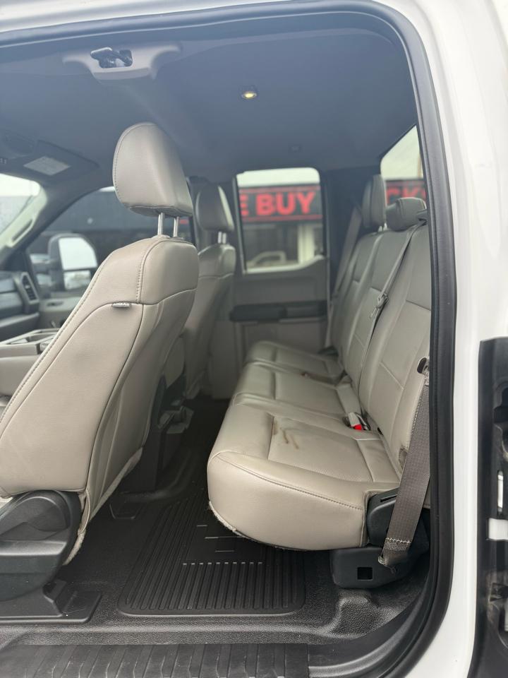 Ford Super Duty F-350 SRW Lariat 4WD SuperCab 8' Box 2017