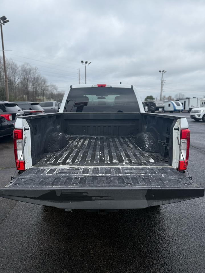 Ford Super Duty F-350 SRW Lariat 4WD SuperCab 8' Box 2017