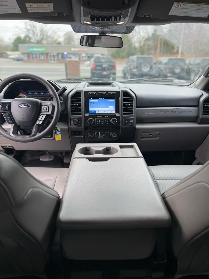 Ford Super Duty F-350 SRW Lariat 4WD SuperCab 8' Box 2017