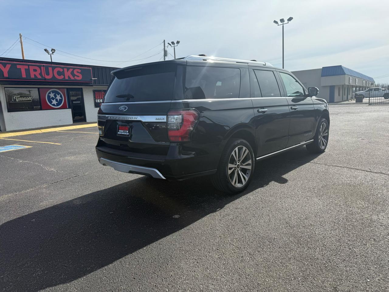 Used Car 2021 Ford Expedition Max  Platinum 4x4 For Sale Under $35,000 In Dickson, Tennessee