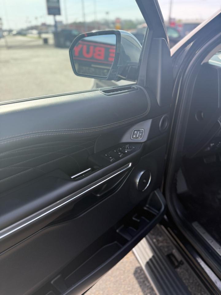 Used Car 2021 Ford Expedition Max  Platinum 4x4 For Sale Under $35,000 In Dickson, Tennessee