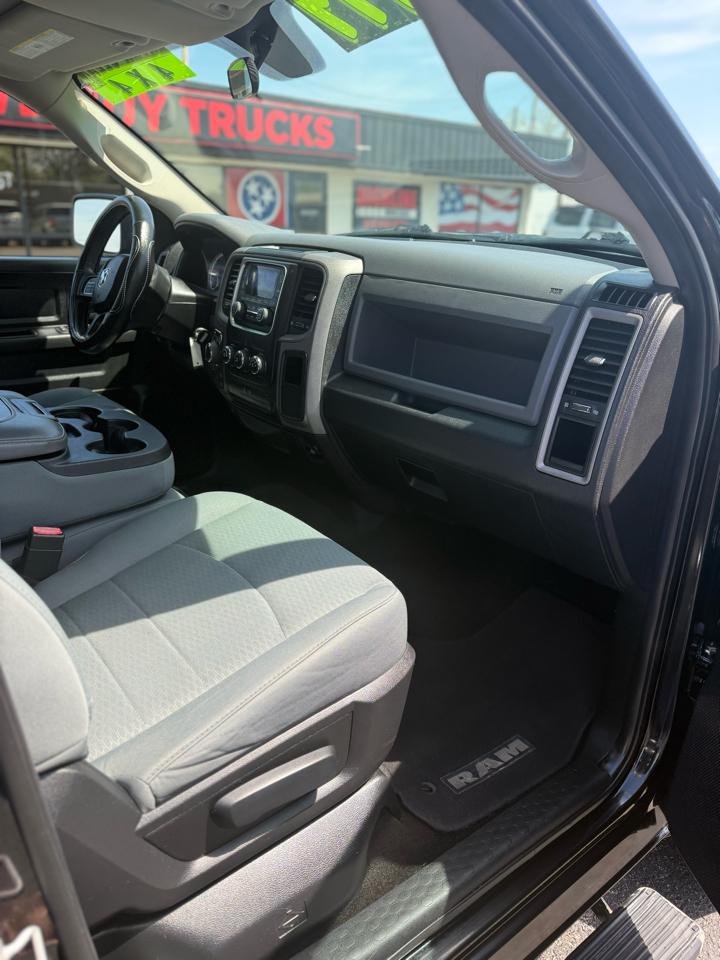 Used Car 2016 Ram 1500  4wd Crew Cab 140.5