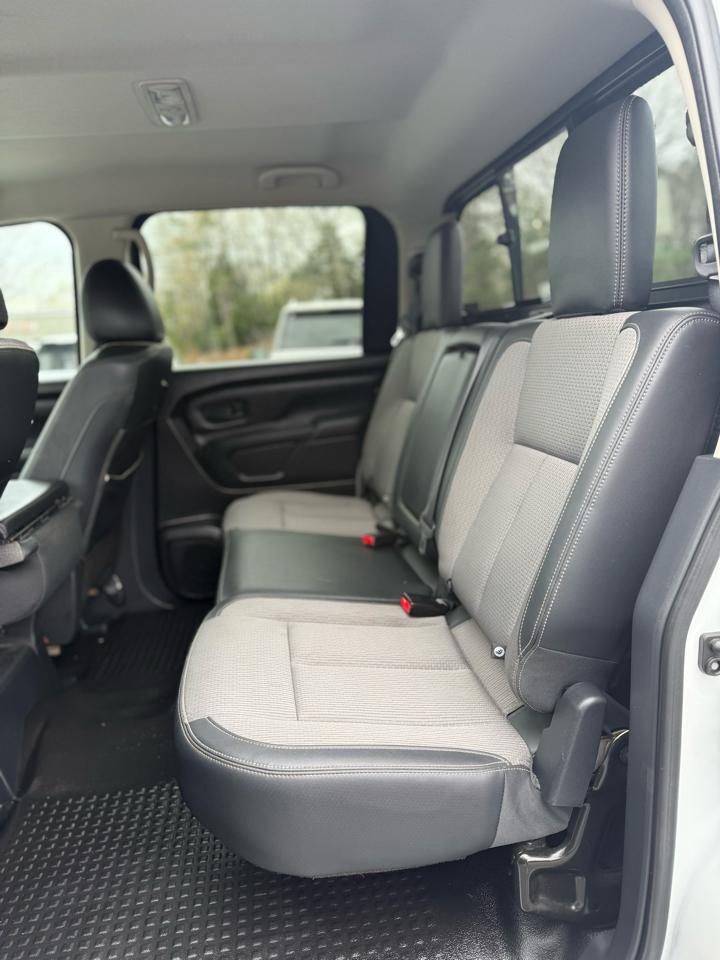 Used Car 2019 Nissan Titan  4x4 Crew Cab S For Sale Under $20,000 In Dickson, Tennessee