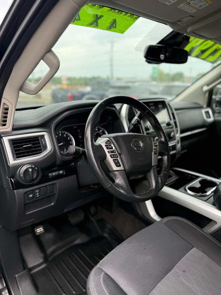 Nissan Titan 4x4 Crew Cab SV 2021