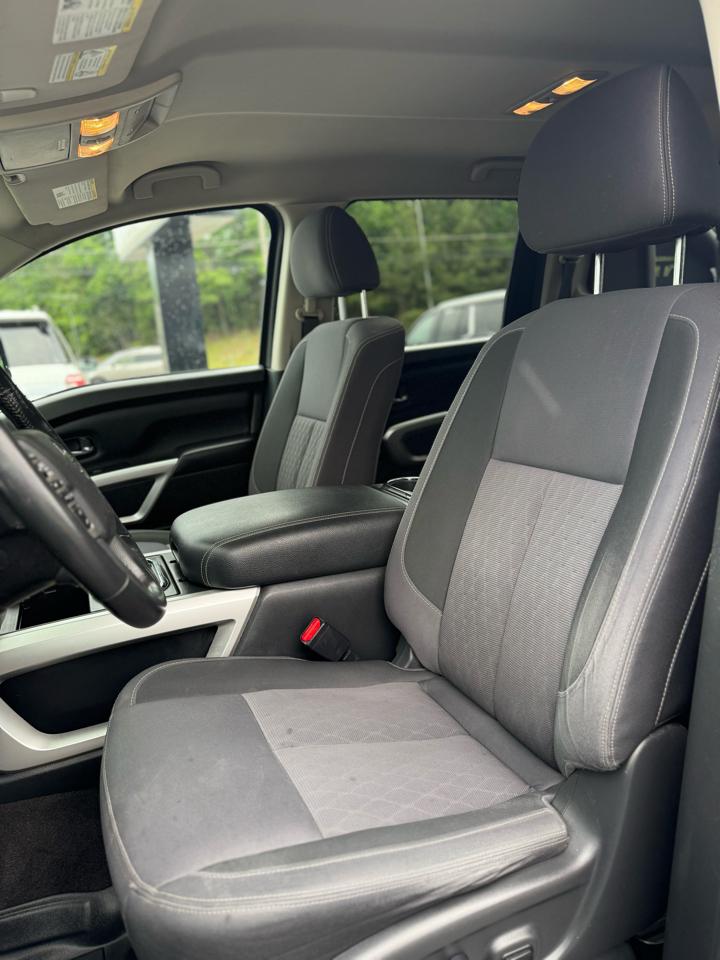 Nissan Titan 4x4 Crew Cab SV 2021
