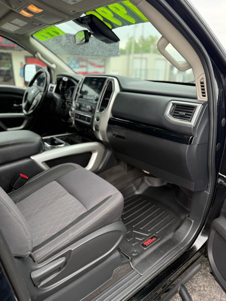Nissan Titan 4x4 Crew Cab SV 2021