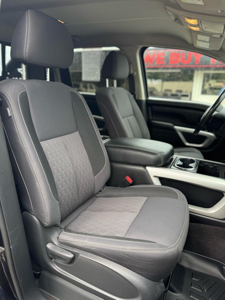 Nissan Titan 4x4 Crew Cab SV 2021