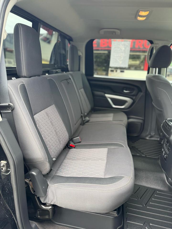 Nissan Titan 4x4 Crew Cab SV 2021