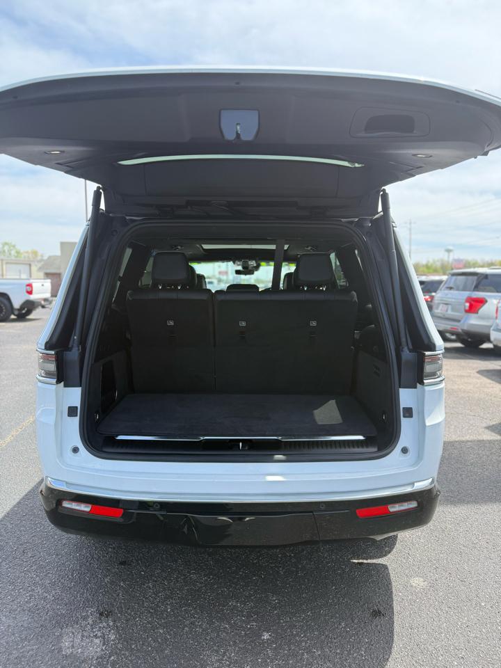 Used Car 2023 Jeep Grand Wagoneer  Series Ii 4x4 For Sale Under $50,000 In Dickson, Tennessee