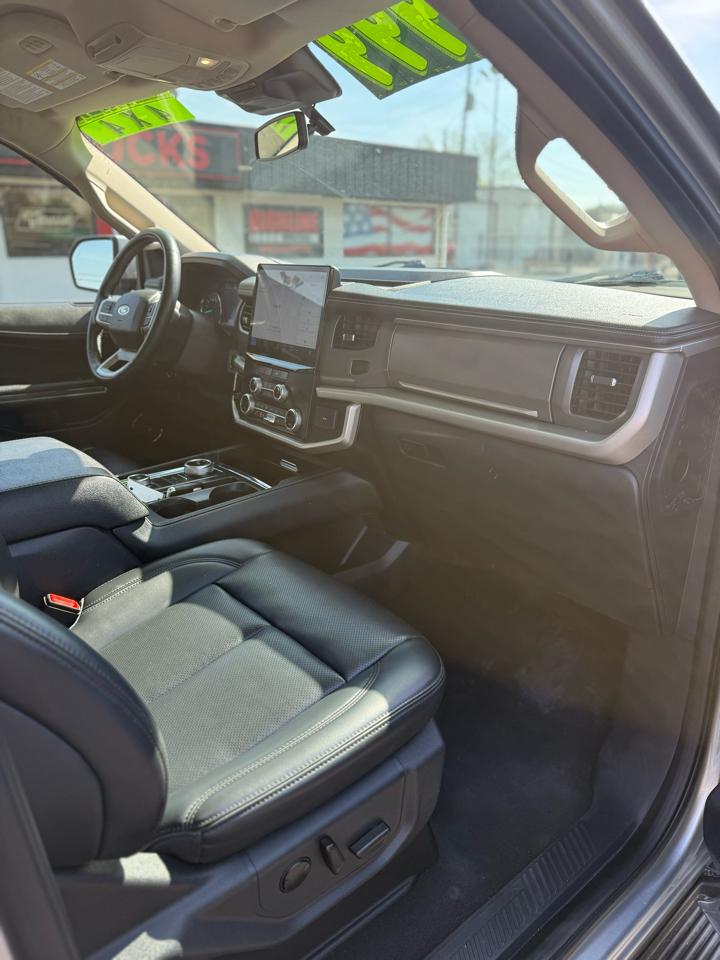 Used Car 2023 Ford Expedition  Xlt 4x4 For Sale Under $35,000 In Dickson, Tennessee