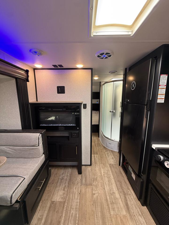 Used Car 2022 Cherokee Trailer Grey Wolf  23mkbl For Sale Under $20,000 In Dickson, Tennessee