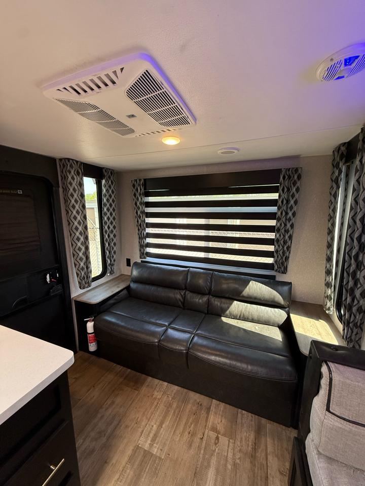 Used Car 2022 Cherokee Trailer Grey Wolf  23mkbl For Sale Under $20,000 In Dickson, Tennessee