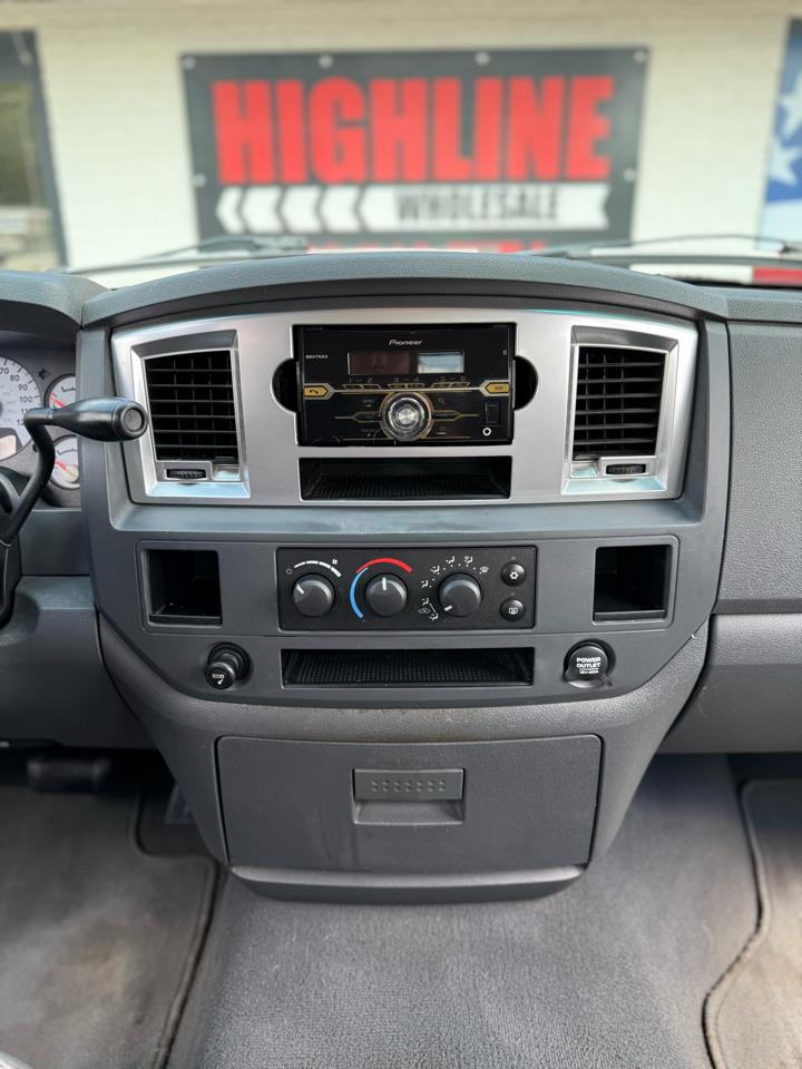 Dodge Ram 1500 2WD Quad Cab 140.5" SLT 2008