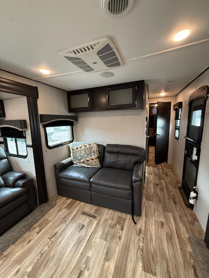 Used Car 2020 Venture Sporttrek  336vrk For Sale Under $30,000 In Dickson, Tennessee