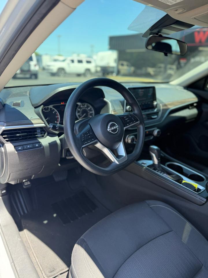 Nissan Altima 2.5 SV Sedan 2023