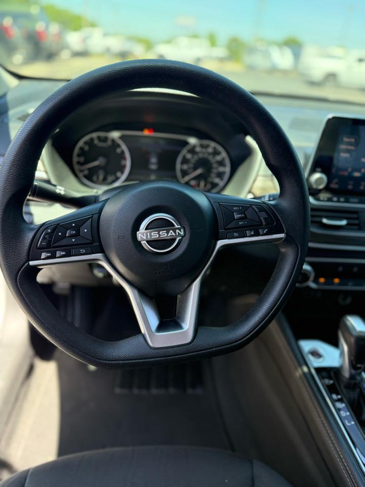 Nissan Altima 2.5 SV Sedan 2023