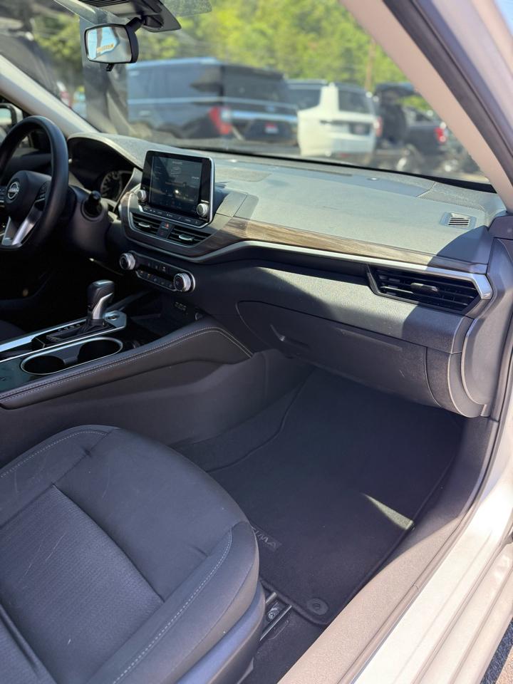 Nissan Altima 2.5 SV Sedan 2023