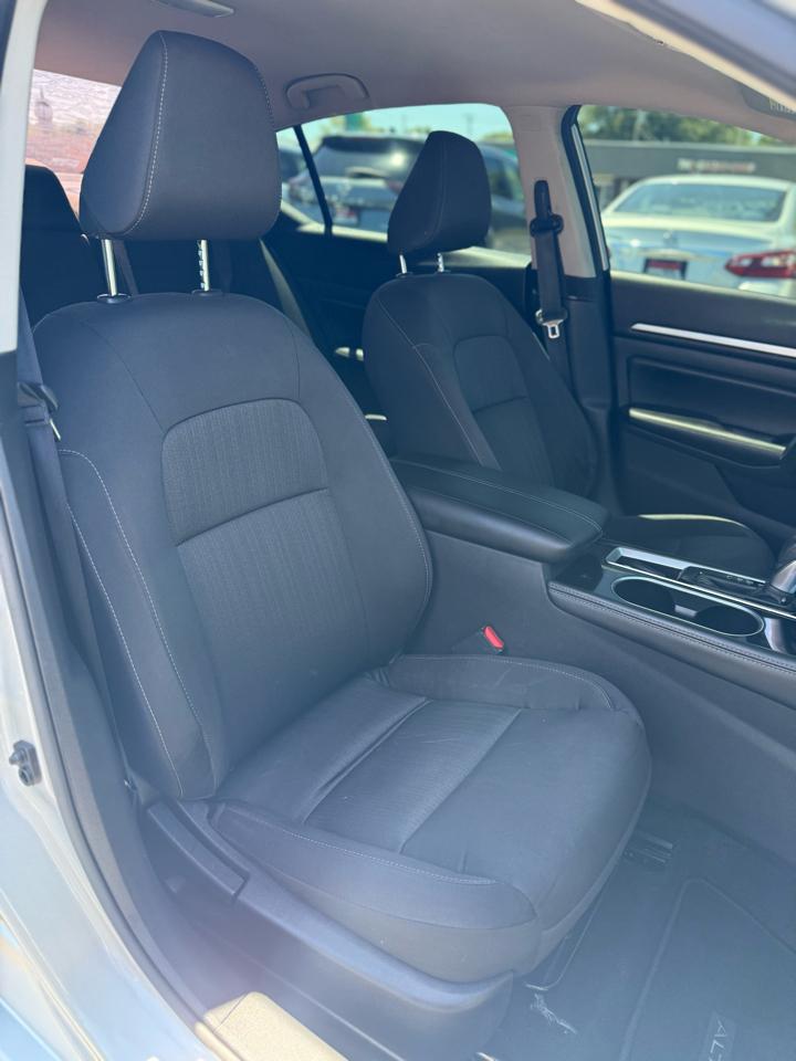 Nissan Altima 2.5 SV Sedan 2023