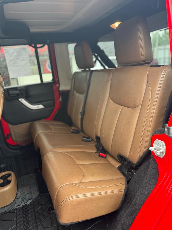 Jeep Wrangler Unlimited 4WD 4dr Sahara 2016
