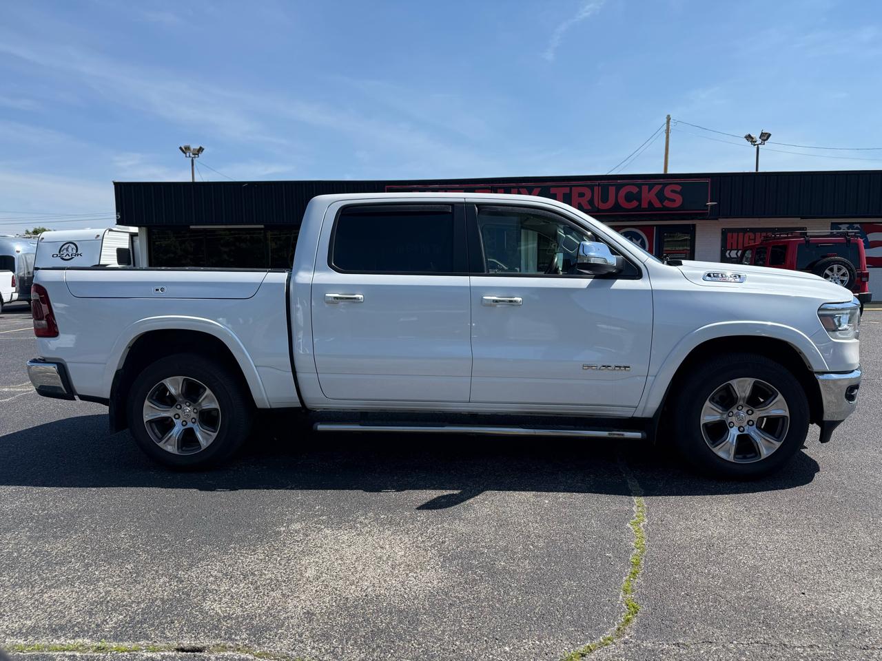 RAM 1500 Laramie 4x4 Crew Cab 5'7" Box 2022