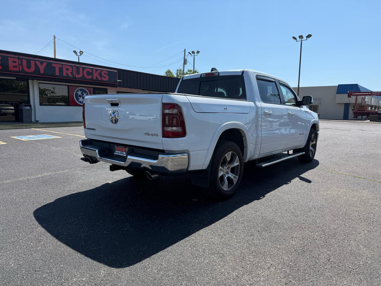 RAM 1500 Laramie 4x4 Crew Cab 5'7" Box 2022