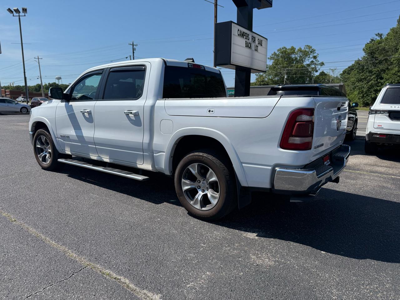 RAM 1500 Laramie 4x4 Crew Cab 5'7" Box 2022