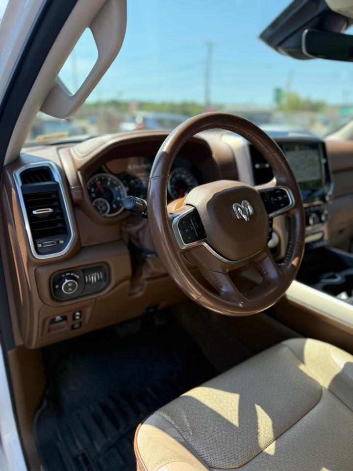RAM 1500 Laramie 4x4 Crew Cab 5'7" Box 2022