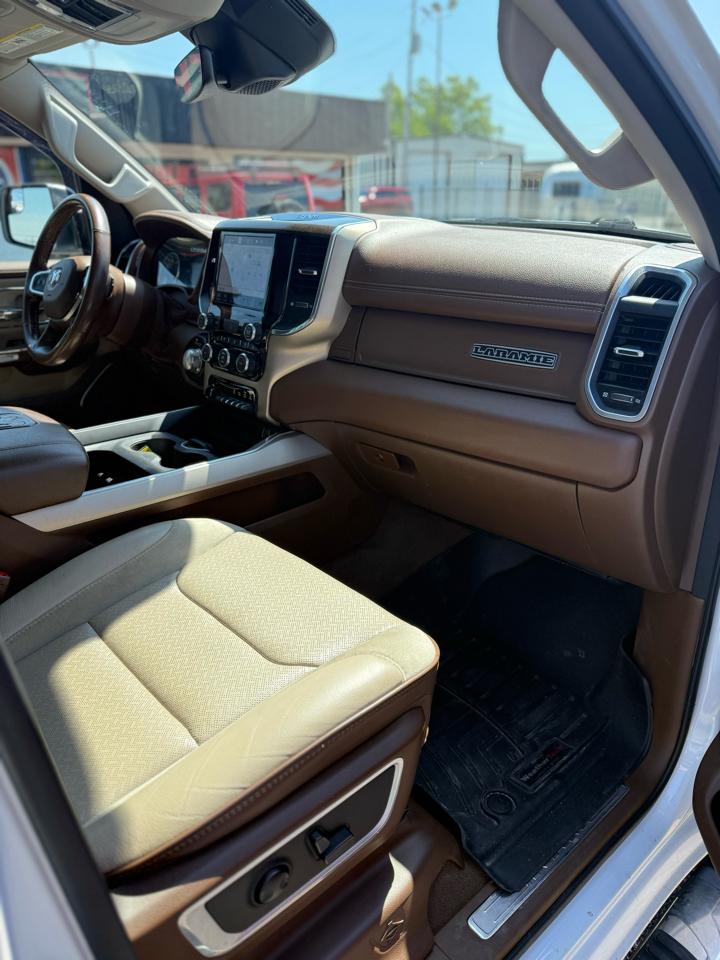 RAM 1500 Laramie 4x4 Crew Cab 5'7" Box 2022