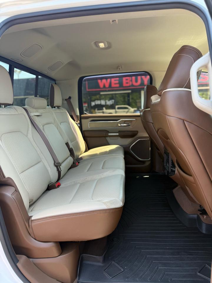 RAM 1500 Laramie 4x4 Crew Cab 5'7" Box 2022