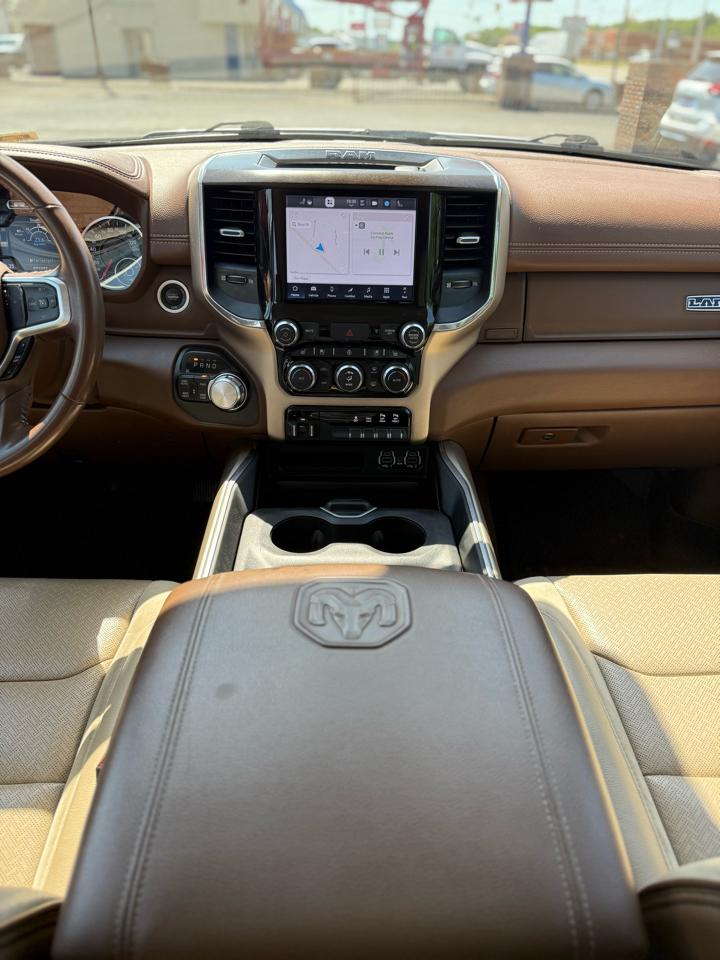 RAM 1500 Laramie 4x4 Crew Cab 5'7" Box 2022